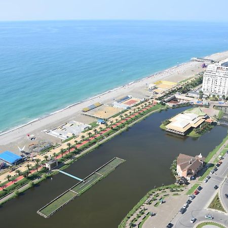 Sea View From The Clouds Aparthotel Batumi Kültér fotó